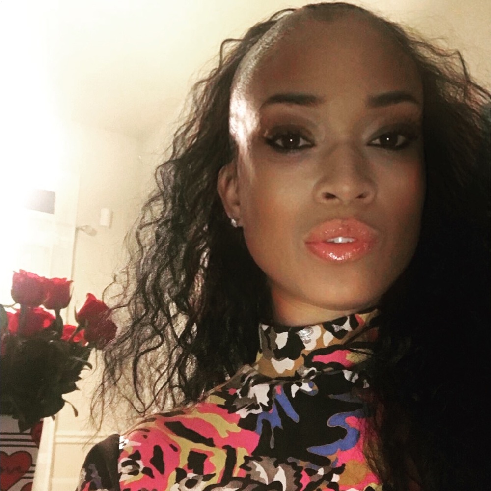 Hello Poshers!!! Welcome to my closet.